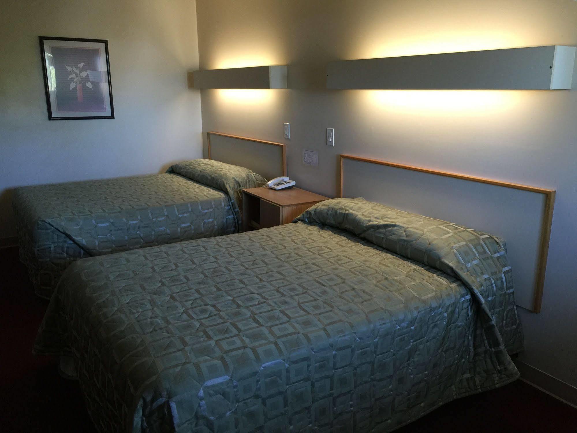 Voyageur Motel Thunder Bay Buitenkant foto
