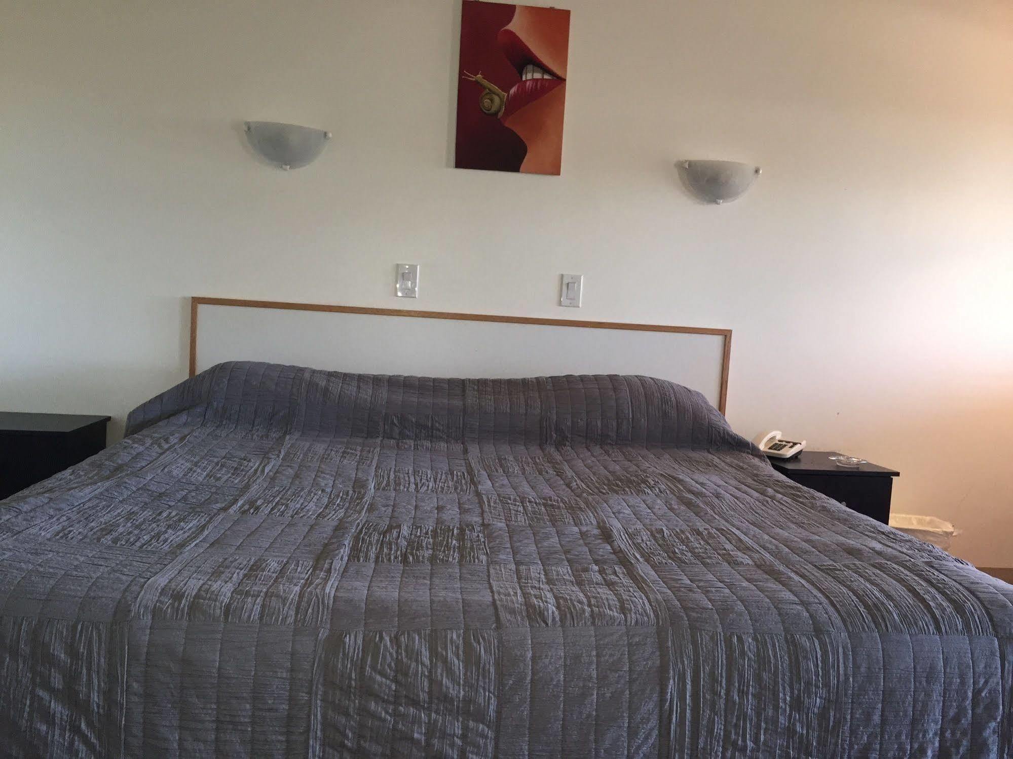 Voyageur Motel Thunder Bay Buitenkant foto
