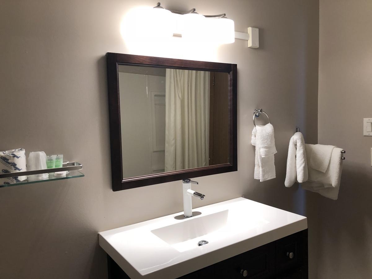 Voyageur Motel Thunder Bay Buitenkant foto